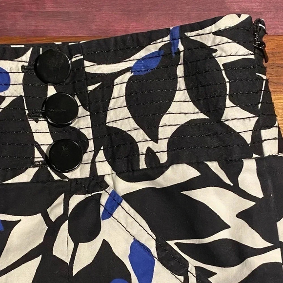 Ann Taylor cotton skirt with blue accents, size 12 - Picture 3 of 7